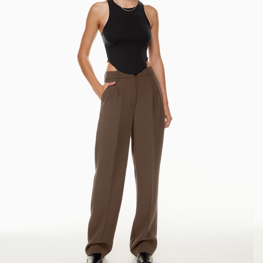 Aritzia Brown EFFORTLESS PANT